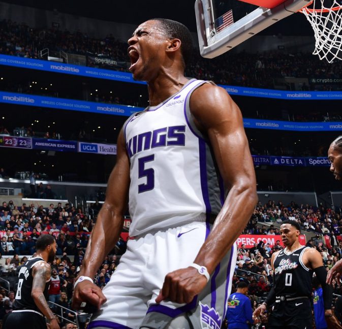 Rival Executives Eyeing De Aaron Fox Amid Contract Uncertainty 2 Rival Executives Eyeing De’Aaron Fox Amid Contract Uncertainty
